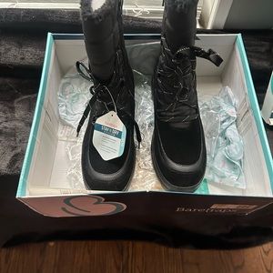 Baretraps winter boots new in box warm cold weather boots